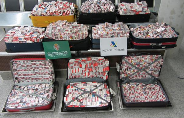 La Guardia Civil incauta tabaco de contrabando por valor de 18.000 euros en Lavacolla