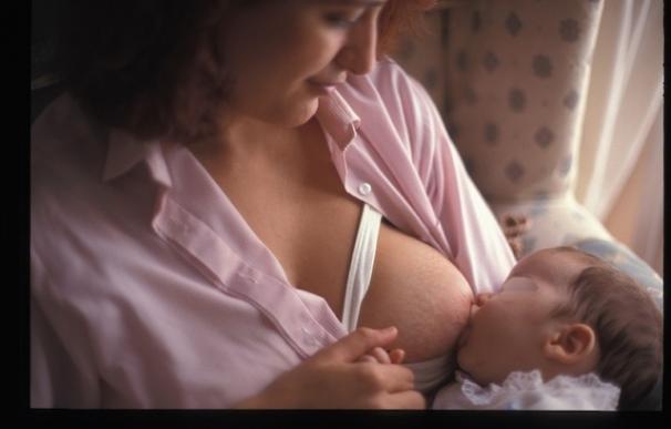 La lactancia materna potencia la capacidad fértil de las actuales generaciones de niños