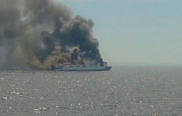 Ferry incendiado entre Palma y Valencia