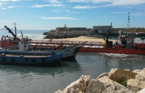 La Junta inicia el dragado de conservación del puerto de Conil con una inversión de 332.000 euros
