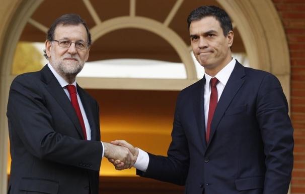 Rajoy ve "bien" que Sánchez retire su acusación de que no es "decente" y pide "más calma y tranquilidad" en el futuro