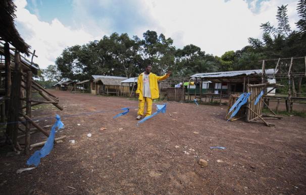 Ébola deja de propagarse de manera exponencial en Liberia y Guinea, según OMS