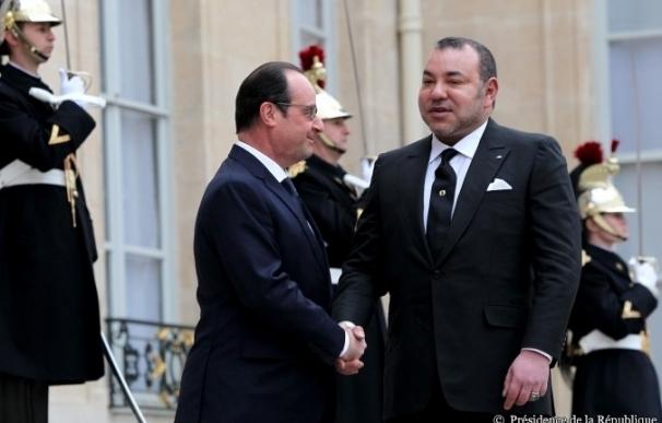 Hollande y Mohamed VI apuestan por una "nueva dinámica de cooperación" para pasar página
