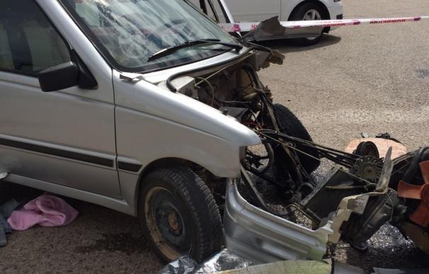 Un matrimonio octogenario resulta herido tras chocar su coche con un tráiler en la travesía de Motilla