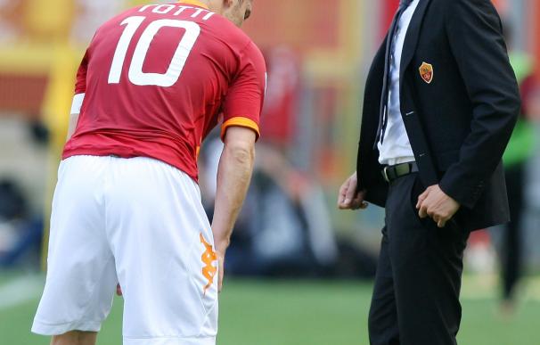 Francesco Totti (i) y Luis Enrique (d)