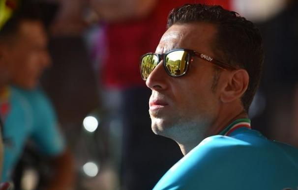 Nibali pide perdón pero califica de "excesiva" su expulsión de la vuelta