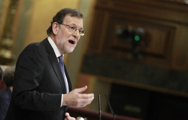 Rajoy pide que "vuelva la cordura" a la política para "consolidar" la recuperación del empleo