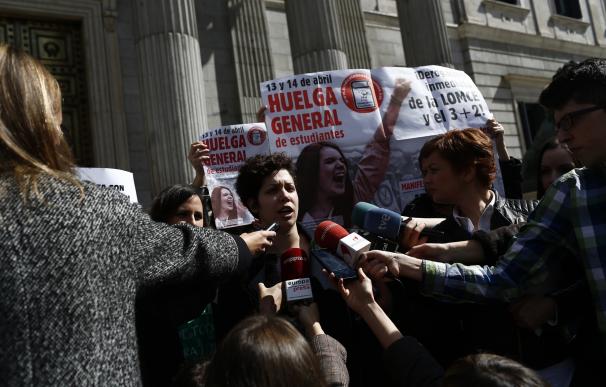 Los estudiantes "vuelven a la carga" esta semana contra la LOMCE y el 'decreto 3+2', apoyados por Podemos