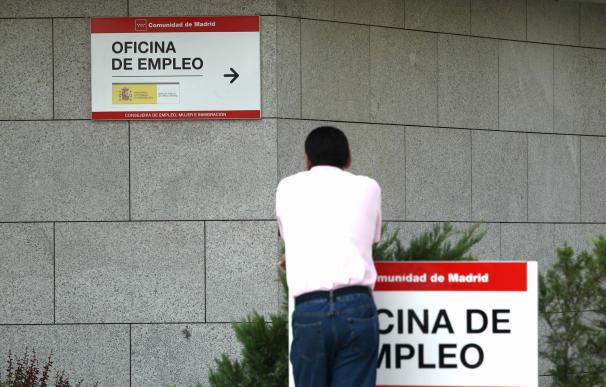 PSOE exige al Gobierno evaluar y corregir la ayuda de 426 euros a parados y prorrogarla mientras haya fondos