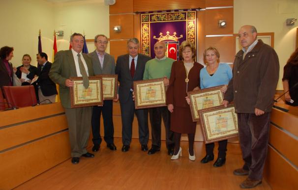 Ayuntamiento entrega la Medalla de la Oro de la Villa a María Paz Bermejo Chamón, por su labor educativa