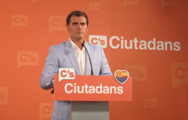 Rivera (C's) asegura que Rajoy está "incapacitado" para liderar una reforma constitucional