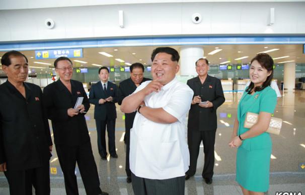 Kim Jong Un visita el nuevo aeropuerto de Pyongyang