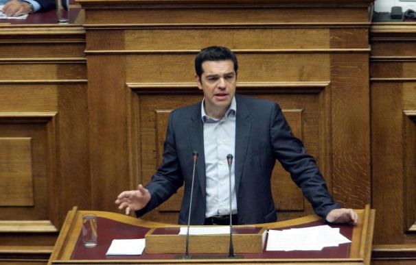 Rubalcaba protagoniza la campaña catalana el día en que aparecerá el líder griego Syriza