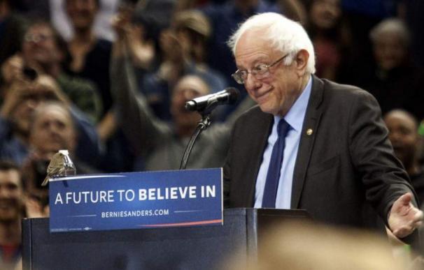 Sanders toma aire frente a Clinton con tres victorias en Washington, Alaska y Hawai