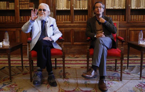 Fernando del Paso deposita su legado en el Instituto Cervantes con la promesa de seguir escribiendo