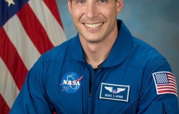 El astronauta americano Mike Hopkins lleva la Eucaristía al espacio