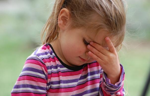 Los niños sufren más dolores de cabeza durante el otoño por el estrés de la vuelta al colegio