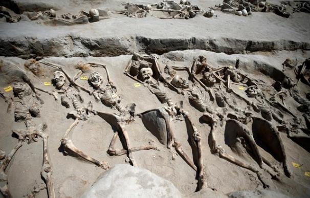 Arqueólogos griegos encuentran 80 esqueletos maniatados del siglo VII a.C.