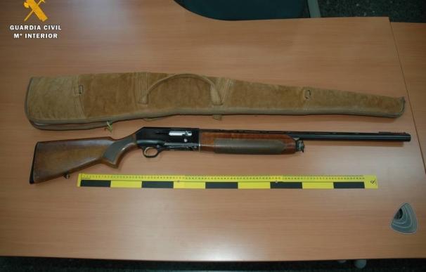 Dos detenidos en El Burgo de Ebro por llevar una escopeta robada