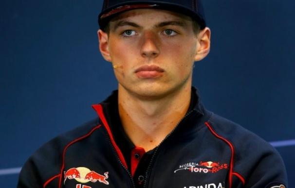 Verstappen: "Debemos estar contentos de estar tan cerca de los Mercedes"