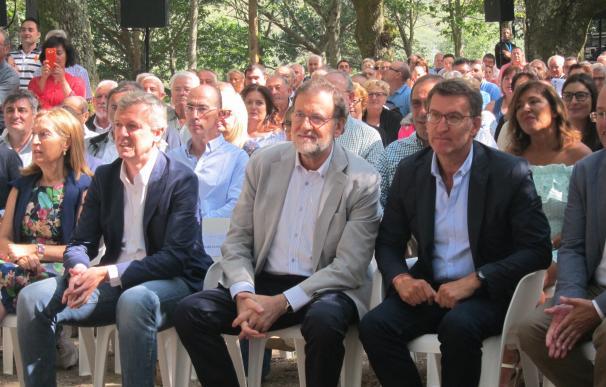 Rajoy alerta contra un posible "cuatripartito" en Galicia "inestable, radical y extremista"