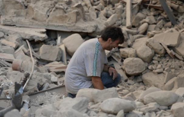 Al menos cinco muertos en un terremoto que ha sacudido el centro de Italia
