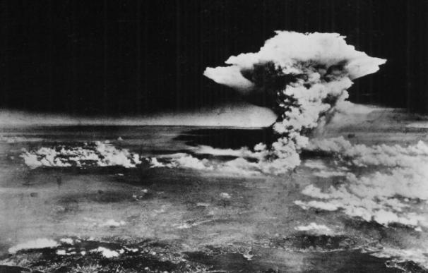 Imagen distribuida por el ejército de EEUU de la bomba sobre Hiroshima