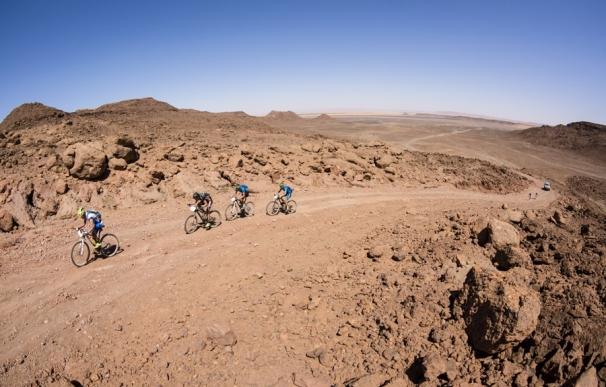 Una prueba en bici de montaña por el desierto de Marruecos