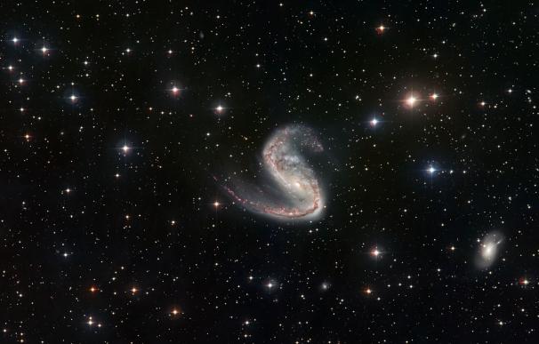 Astrónomos observan cuatro clusters de galaxias nacidos en el Universo temprano