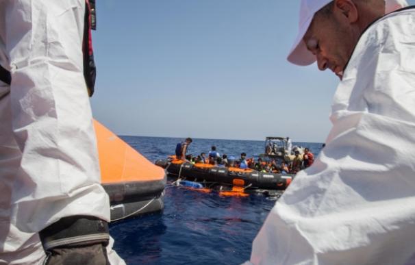 MSF trabajando con los supervivientes del naufragio