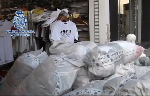 Intervienen 14.500 prendas de marca falsas que se vendían en tiendas de La Junquera (Gerona)