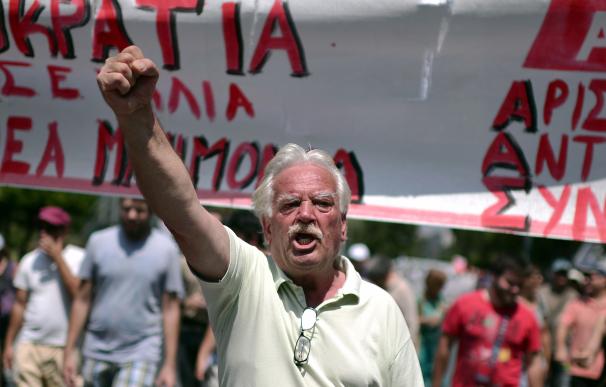 Protesta ciudadana en Grecia contra el acuerdo con Europa