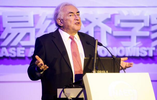 Strauss-Kahn dice en Pekín que el euro está "a punto de hundirse"