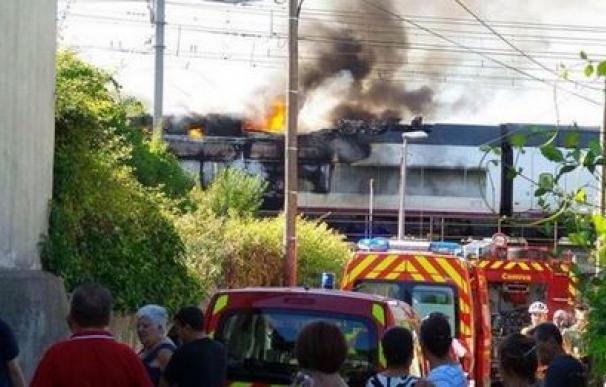 Imagen del incendio de la locomotora del AVE Marsella-Madrid