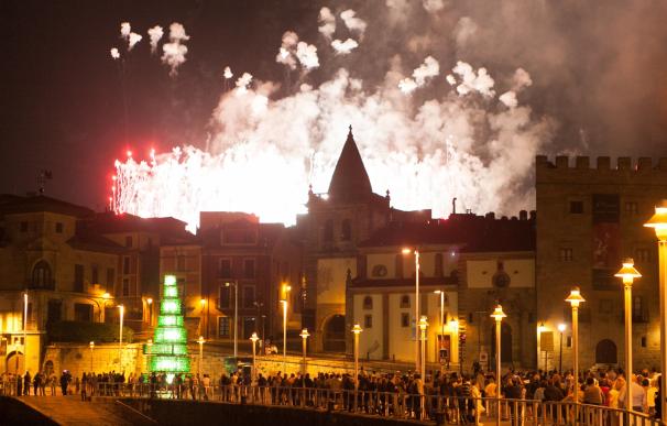 Renfe anuncia trenes nocturnos especiales para la noche de los fuegos de Gijón