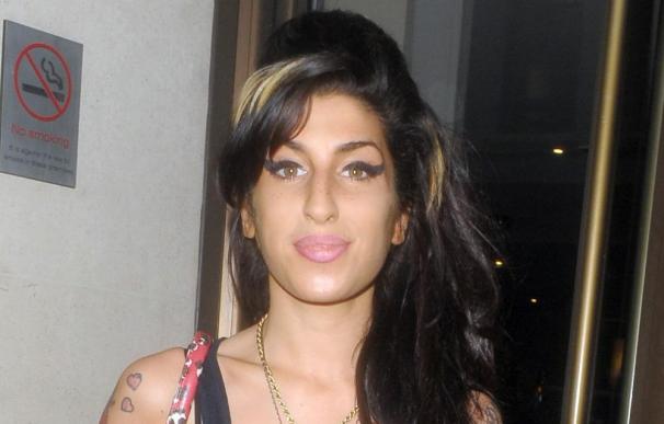 Amy Winehouse vivió con una indigente durante seis meses