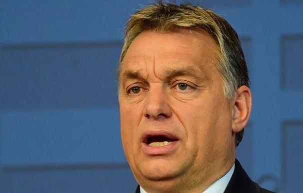 El primer ministro húngaro relaciona inmigración y terrorismo y anuncia una segunda valla