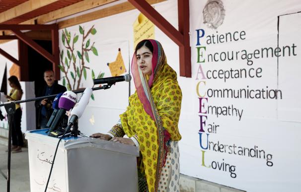 Malala festeja su mayoría de edad inaugurando una escuela para niñas refugiadas sirias