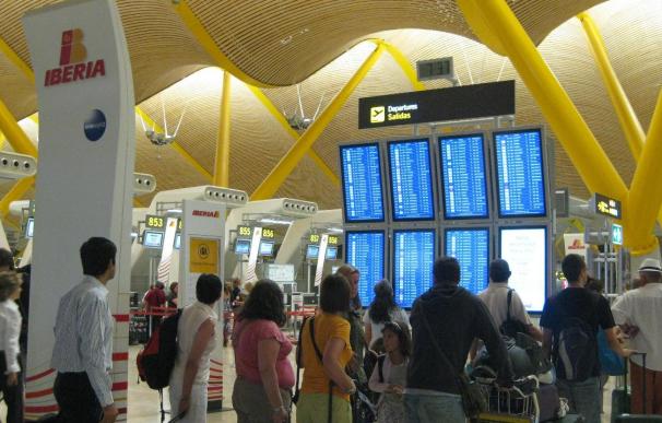 La CE expedienta a España por la fuerte subida de tasas en los aeropuertos de Madrid y Barcelona