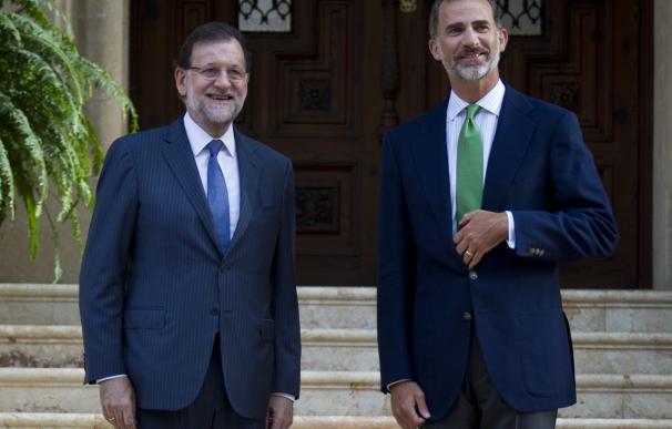 El rey Felipe VI recibió en el Palacio de Marivent al presidente del Gobierno, Mariano Rajoy.