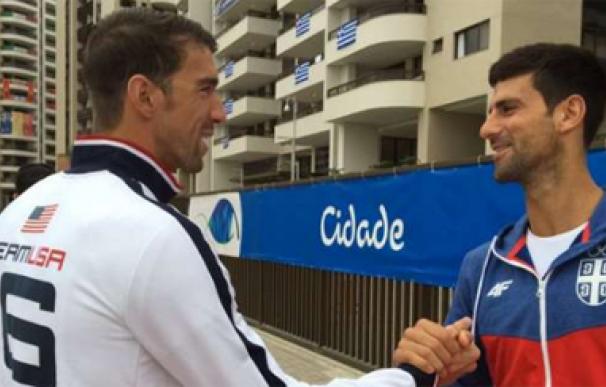 Phelps se encuentra a Djokovic en la Villa Olímpica y le pide una foto