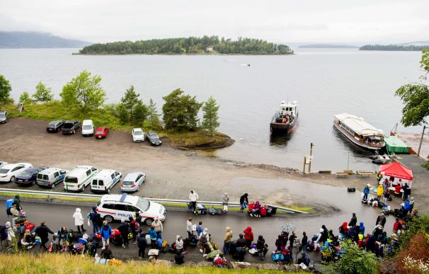 Youths arriving to take a ferry for the Utoya Isla