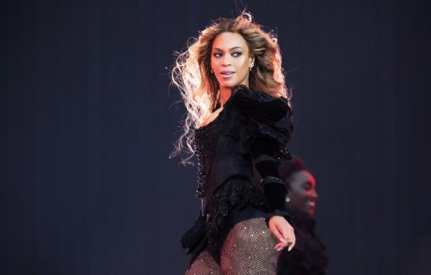 Una triunfal Beyoncé sacude el Estadi Olímpic a golpe de cadera y proclamas feministas