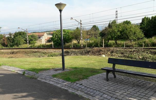 El Ayuntamiento apoya la separación entre el parque del entorno de la estación de Tremañes y las vías del tren