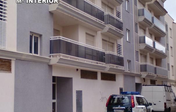 Detenidos tres hombres acusados de robar en 26 pisos nuevos deshabitados de Peñíscola