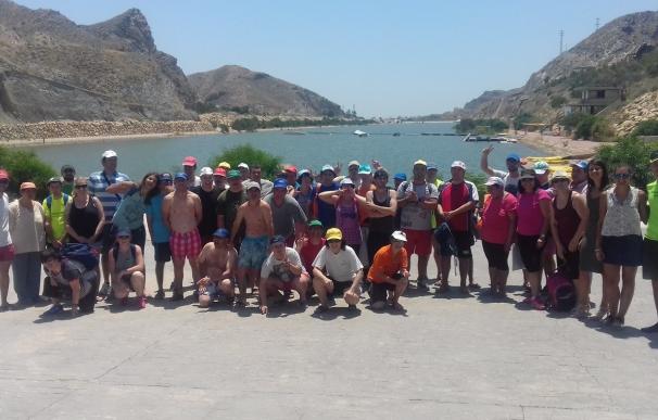 Más de 130 personas participan en un curso de piragüismo adaptado en el canal de Cuevas del Almanzora