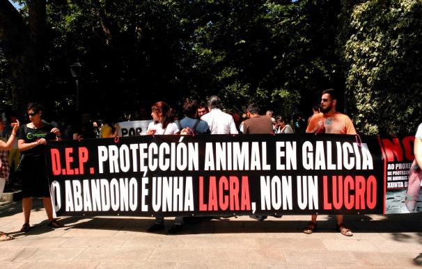 Animalistas tildan de "ley de desprotección" el anteproyecto de la Xunta y piden que incluya a todos los animales