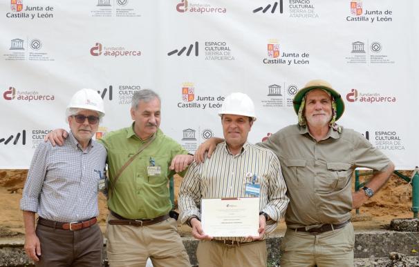 La Fundación Atapuerca nombra embajador a Alberto Velasco por su "entusiasmo permanente" por el proyecto