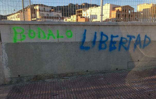 El alcalde de Jódar (Jaén) denuncia medio centenar de pintadas reclamando la libertad del edil de Podemos Andrés Bódalo