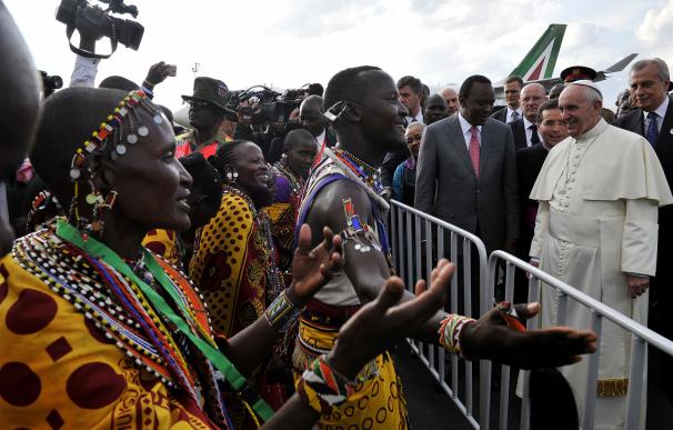 El papa Francisco viaja al corazón de África desafiando al terrorismo y a la guerra